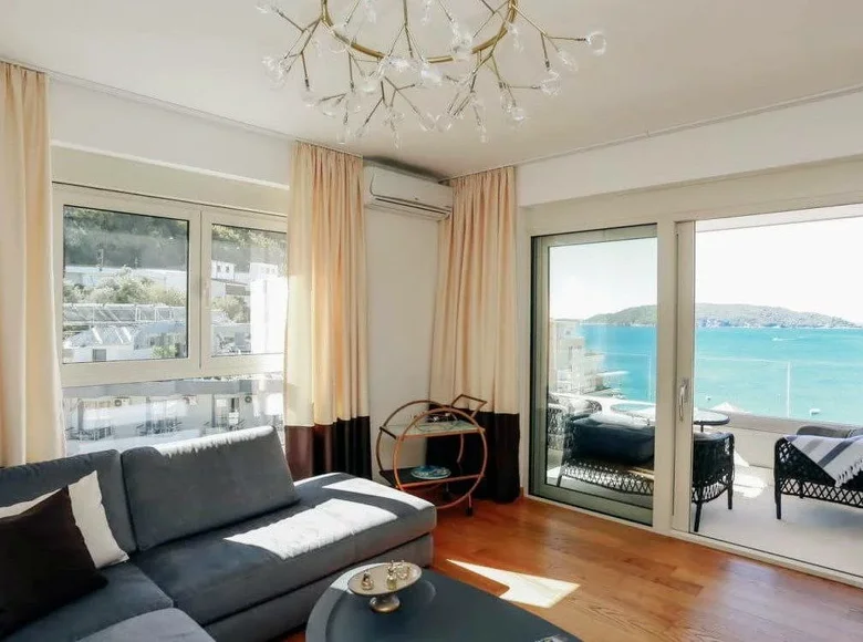 Apartamento 3 habitaciones 120 m² Rafailovici, Montenegro