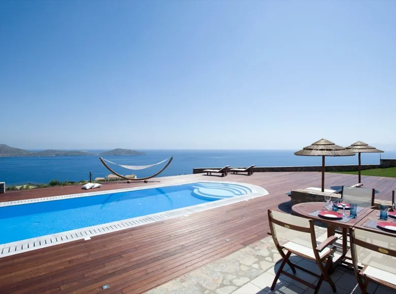 4 bedroom Villa 295 m² District of Agios Nikolaos, Greece