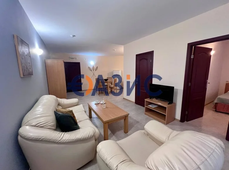 Квартира 2 комнаты 75 м² Несебр, Болгария