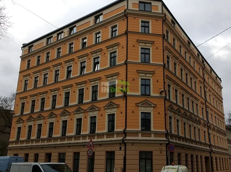Edificio rentable 3 150 m² en Riga, Letonia