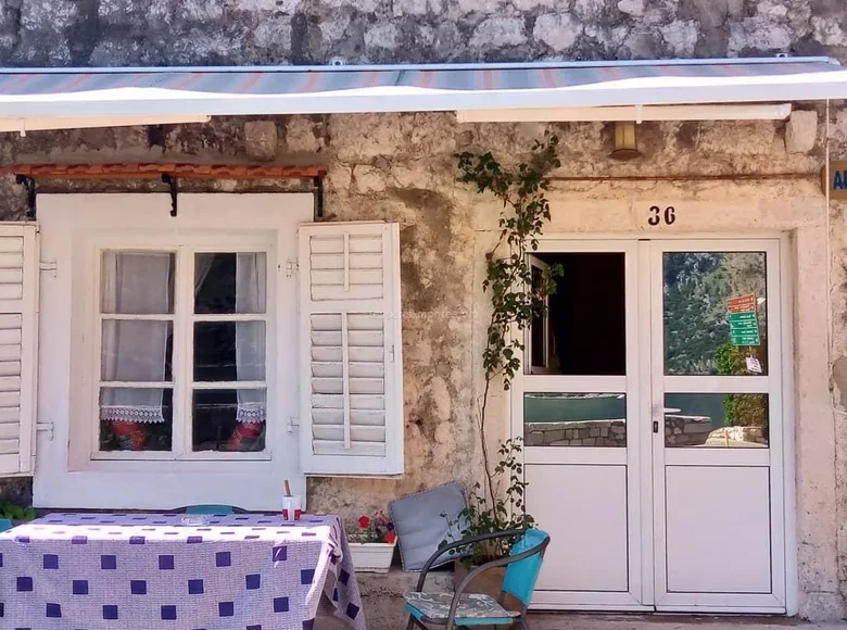 2 bedroom house 90 m² Kotor, Montenegro