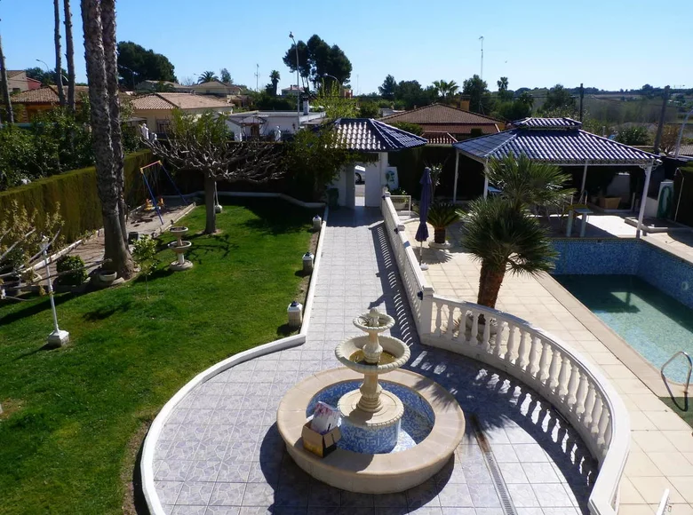 5 bedroom villa 537 m² Godelleta, Spain