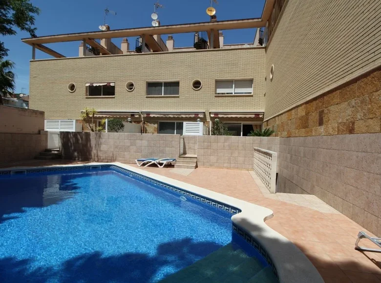 Maison de ville 4 chambres 182 m² Castelldefels, Espagne
