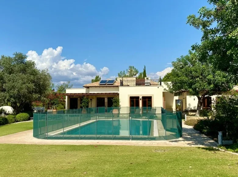 Dom 4 pokoi 300 m² Kouklia, Cypr