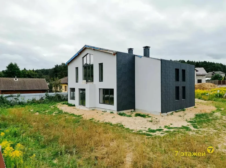 House 401 m² Ratomka, Belarus