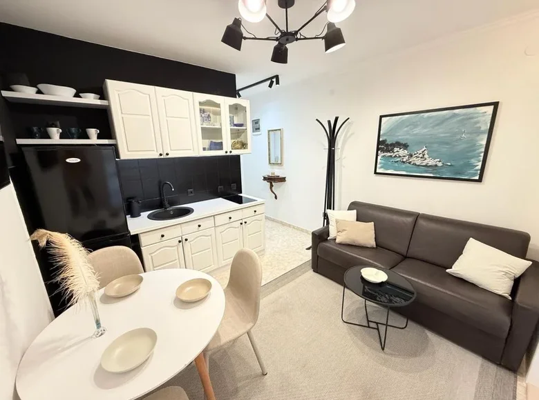 2 bedroom apartment 41 m² Petrovac na Moru, Montenegro