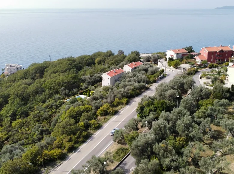 Land 1 650 m² Rijeka-Rezevici, Montenegro