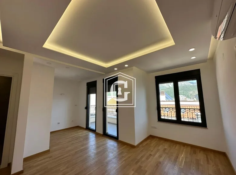 Mieszkanie 2 pokoi 103 m² Budva, Czarnogóra