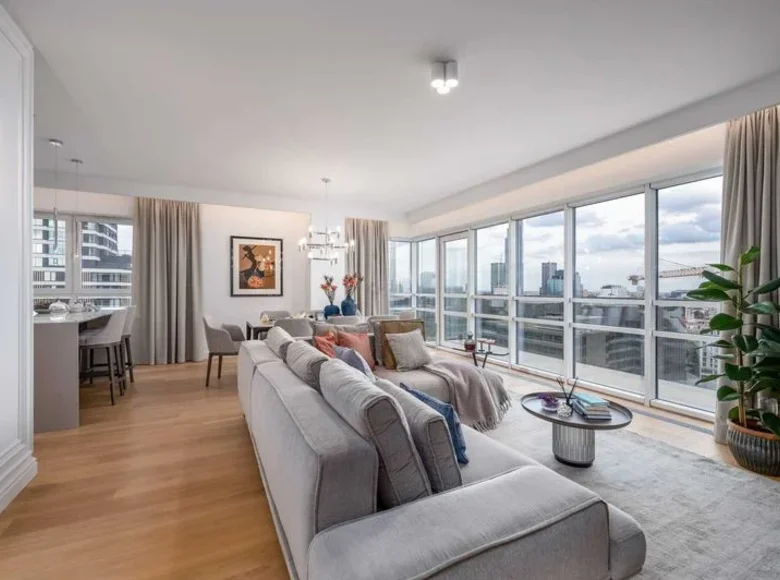 Mieszkanie 3 pokoi 96 m² w Warszawa, Polska