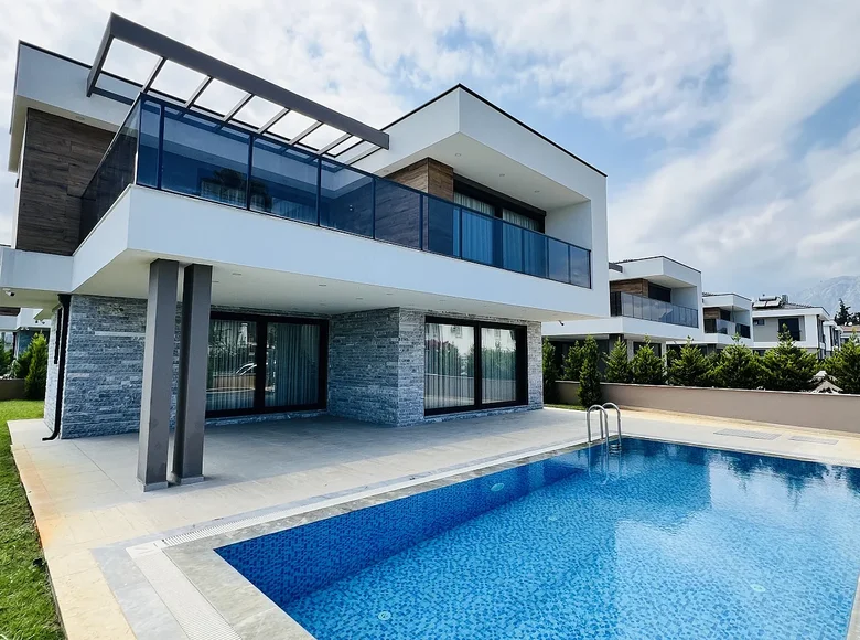 4 bedroom Villa 259 m² Kemer, Turkey