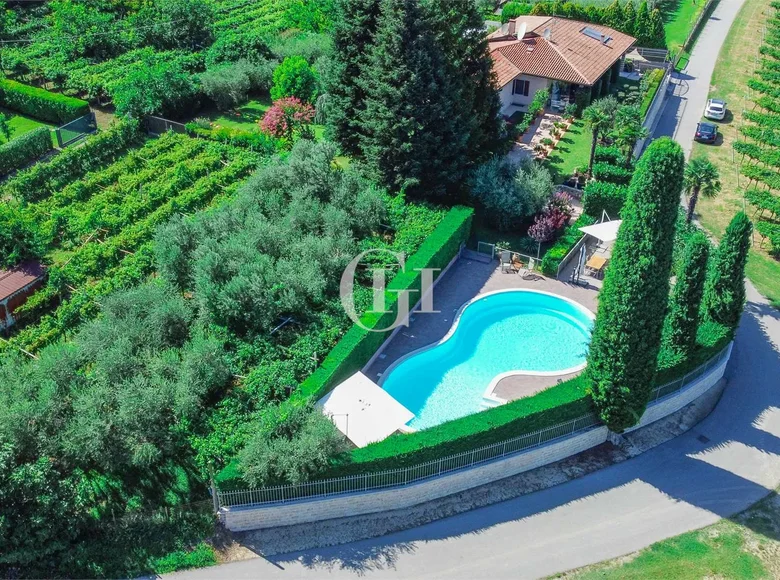 4 bedroom Villa 300 m² Bardolino, Italy