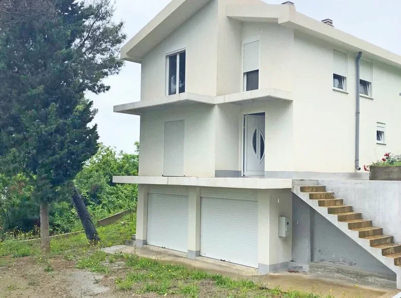 4 bedroom house 200 m² Bar, Montenegro