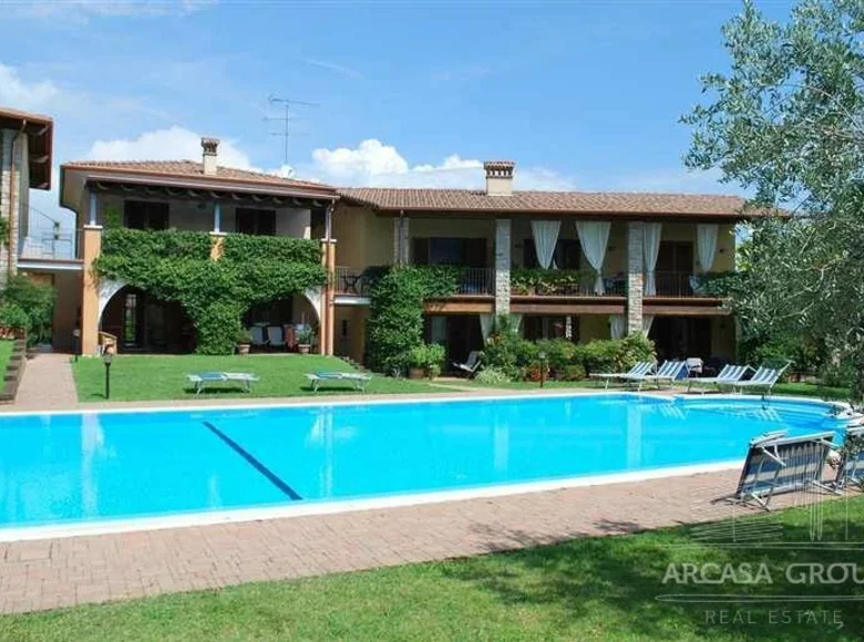  2 bedrooms 85 m² Moniga del Garda, Italy