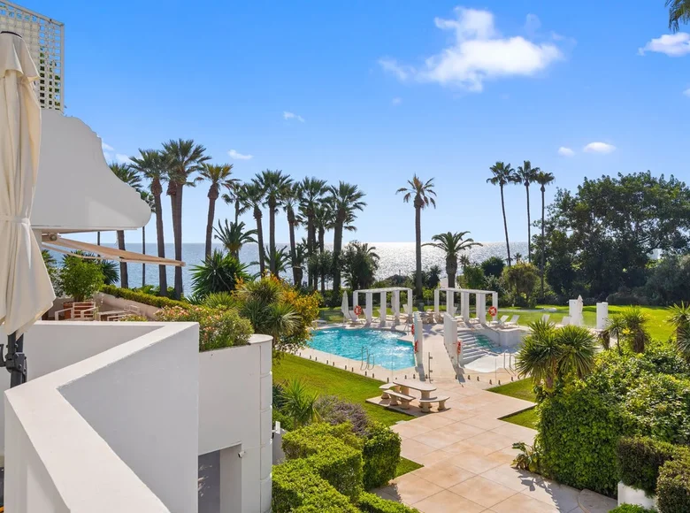 Wohnung 2 Schlafzimmer 128 m² Estepona, Spanien
