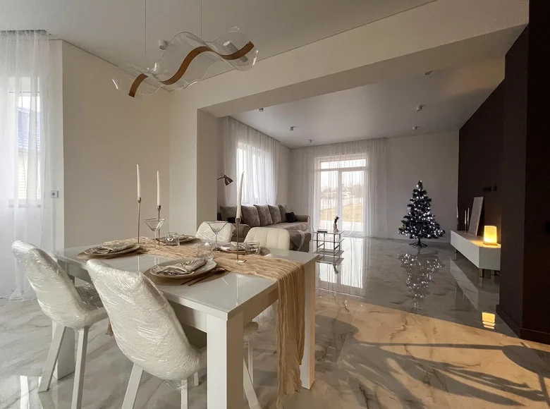 House 230 m² Anopal, Belarus