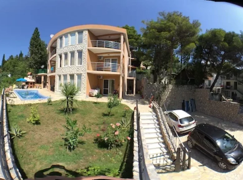 Villa 8 bedrooms 420 m² Bar, Montenegro