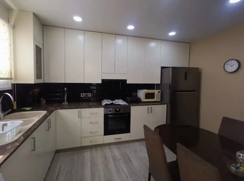 Mieszkanie 2 pokoi 89 m² Larnaka, Cypr