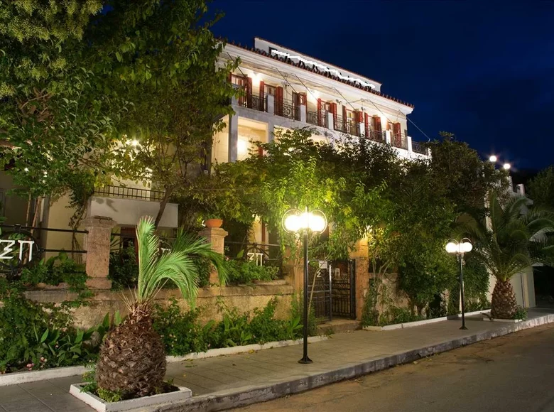 Отель 900 м² Лутра-Эдипсу, Греция