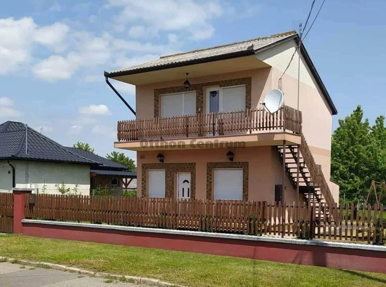 Dom 5 pokojów 78 m² Węgry, Węgry