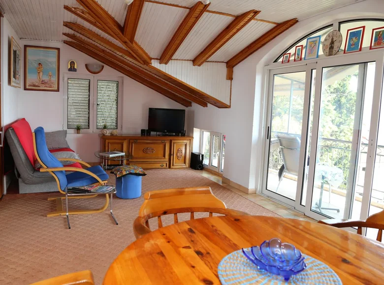Apartment 6 bedrooms 240 m², All countries
