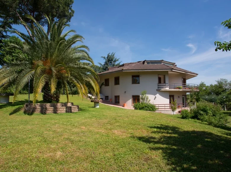 Дом 1 500 м² Bagno di Romagna, Италия