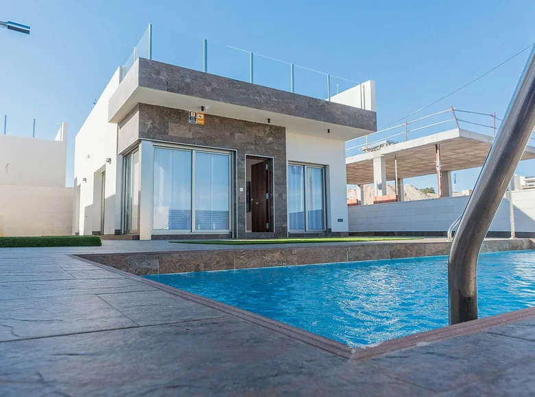 Villa de tres dormitorios 84 m² La Zenia, España