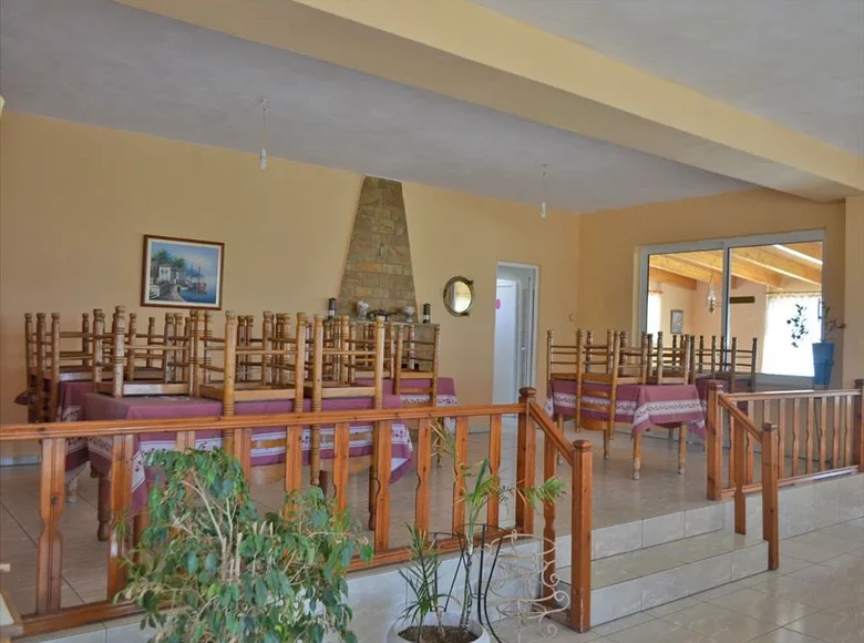 Propiedad comercial 280 m² en Municipality of Lavreotiki, Grecia