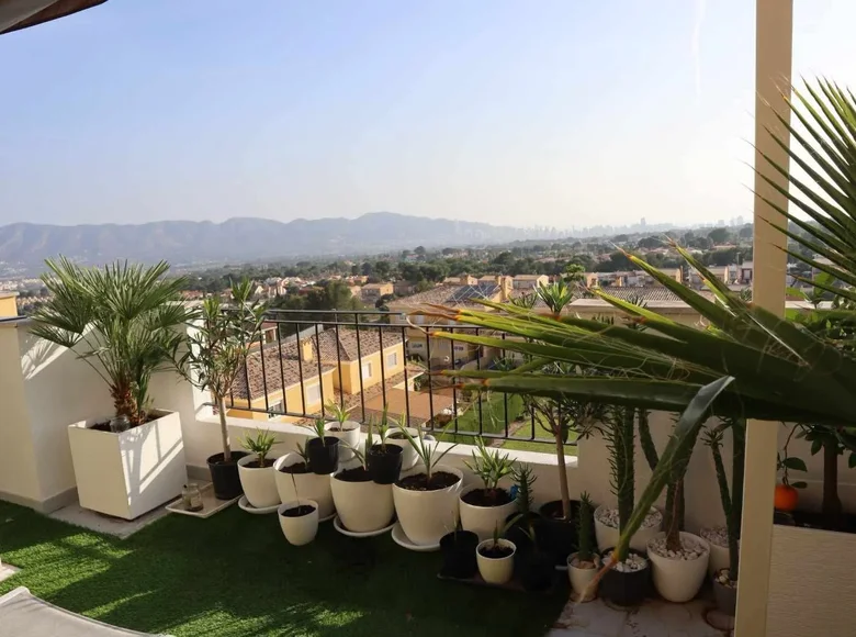 4-Schlafzimmer-Villa 226 m² la Nucia, Spanien