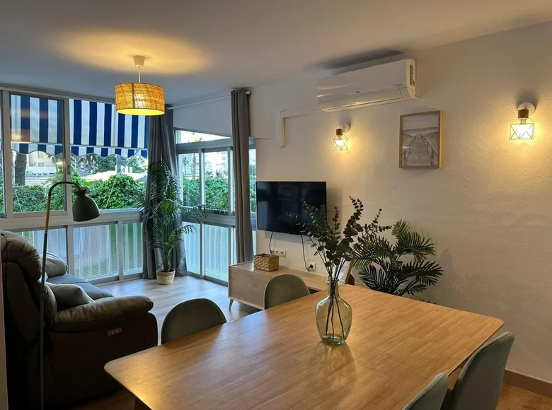 Mieszkanie 2 pokoi 55 m² Izhevsk, Rosja