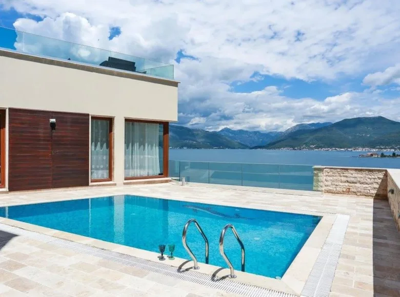 villa de 5 dormitorios 517 m² Tivat, Montenegro