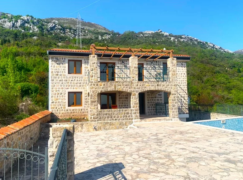 Villa 6 habitaciones 466 m² Petrovac, Montenegro