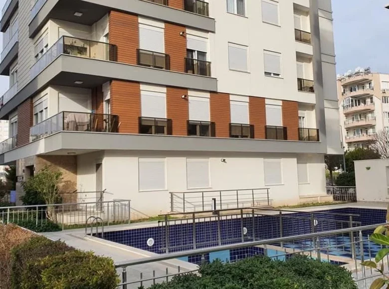 Mieszkanie 4 pokoi 150 m² Muratpasa, Turcja