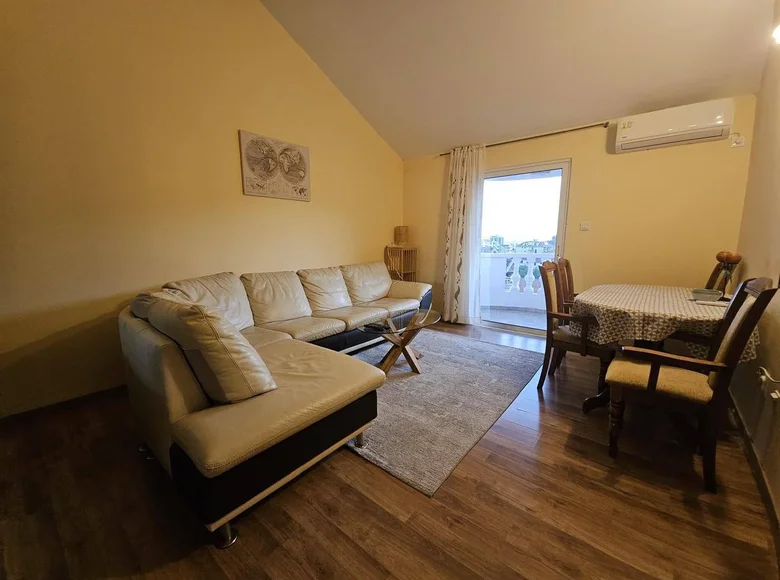 Duplex 2 bedrooms 83 m² Budva, Montenegro