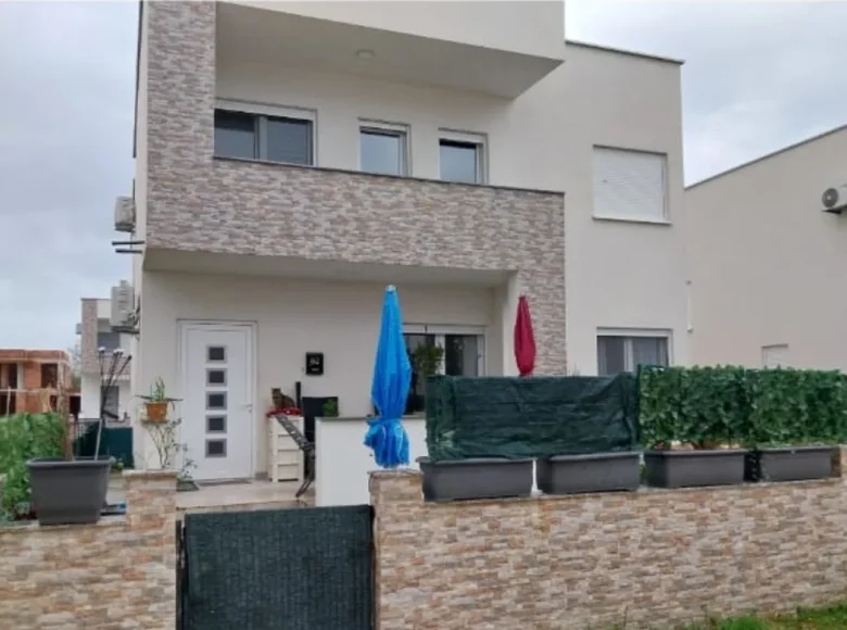 Casa 4 habitaciones 120 m² Donji Stoj Shtoji i Poshtem, Montenegro
