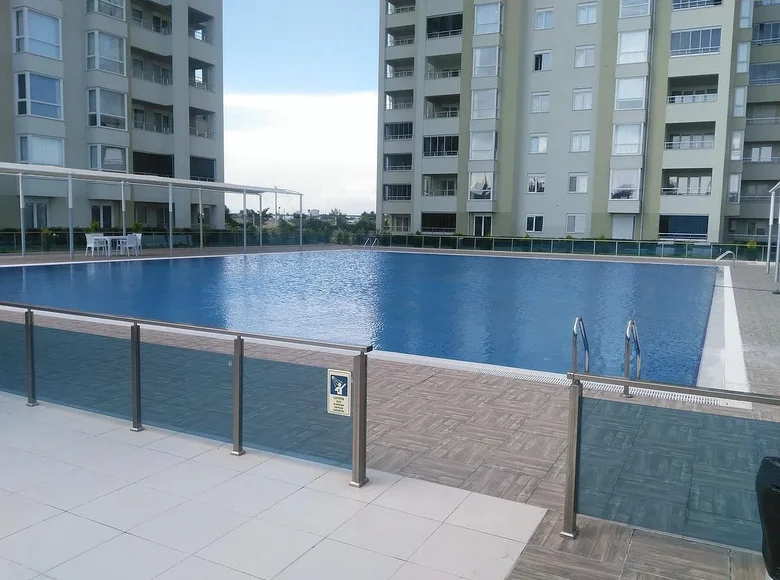 2 bedroom apartment 122 m² Yesilkoey, Turkey