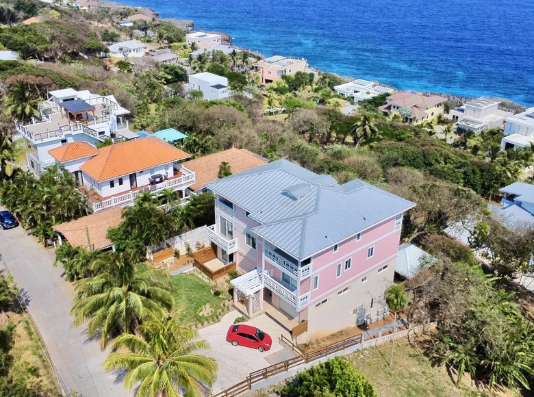 Дом 7 спален 604 м² West Bay, Гондурас