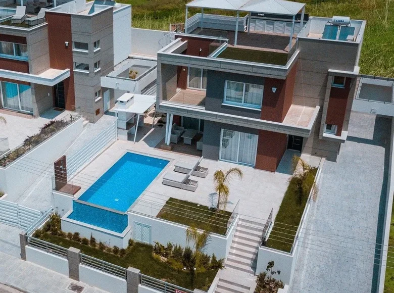 Casa 6 habitaciones 335 m² Mouttagiaka, Chipre