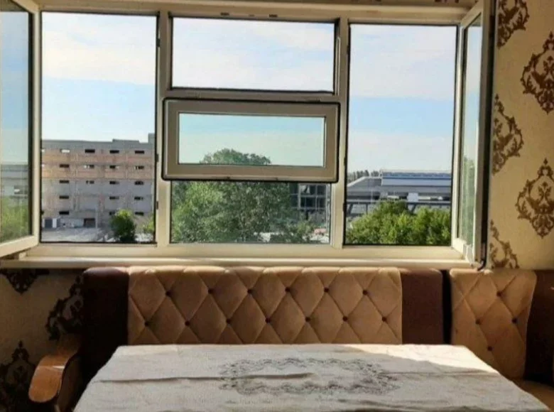 Kvartira 3 xonalar 79 m² Khanabadda