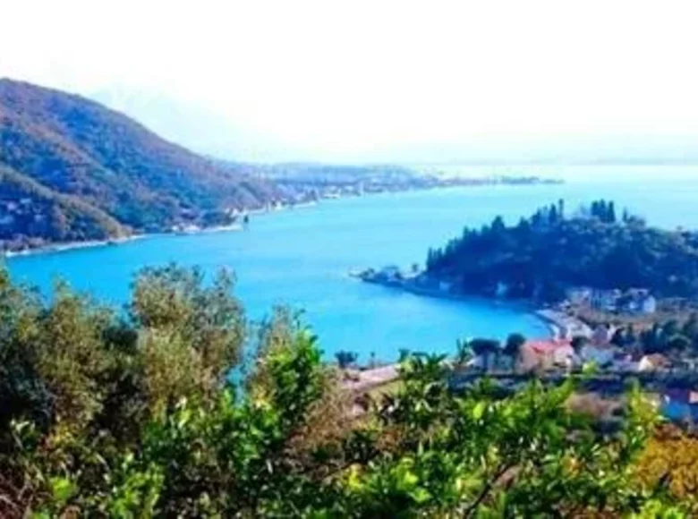 Land 1 089 m² Igalo, Montenegro