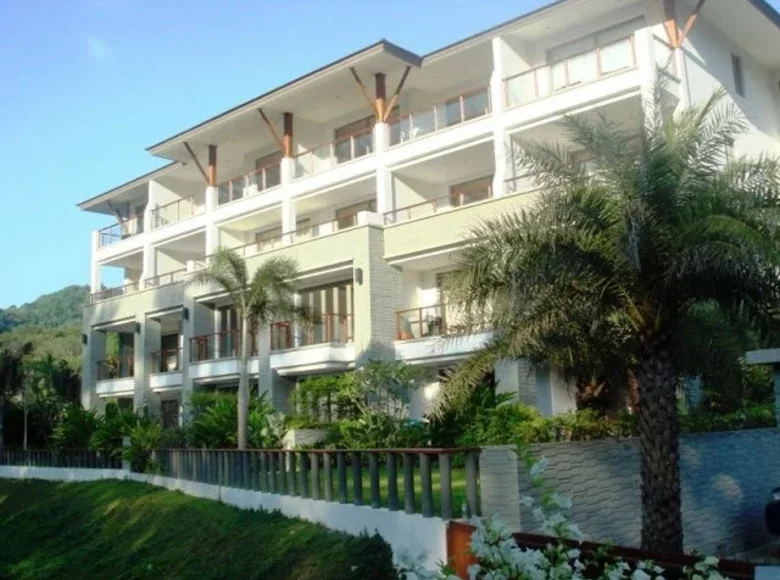 Condo 4 bedrooms 350 m² Phuket, Thailand