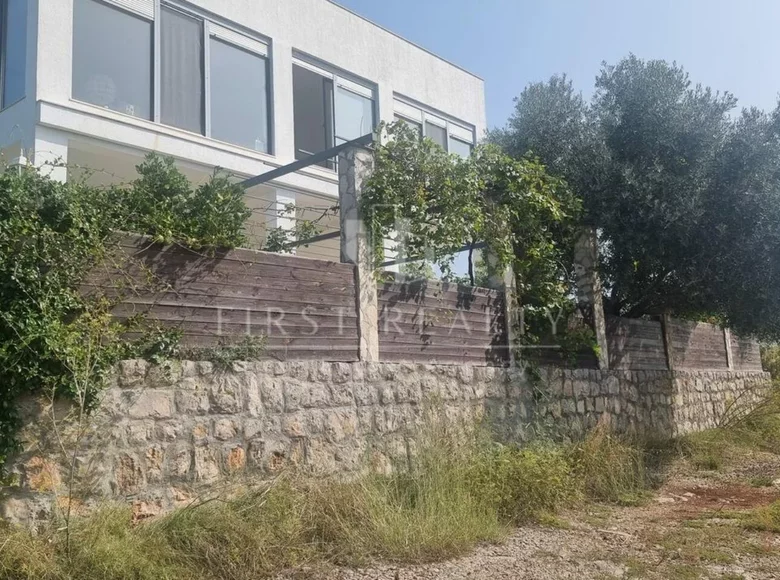 Villa de 6 habitaciones 268 m² Lustica, Montenegro