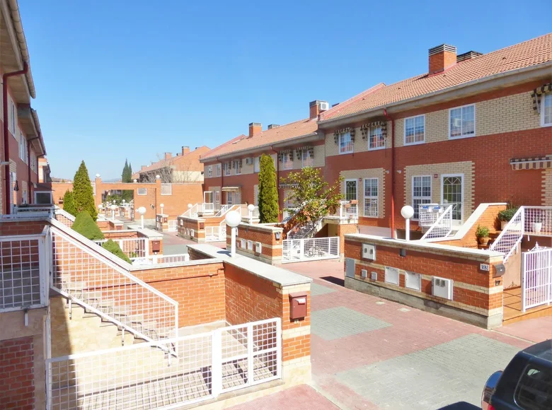 Квартира 4 спальни 216 м² Мадрид, Испания