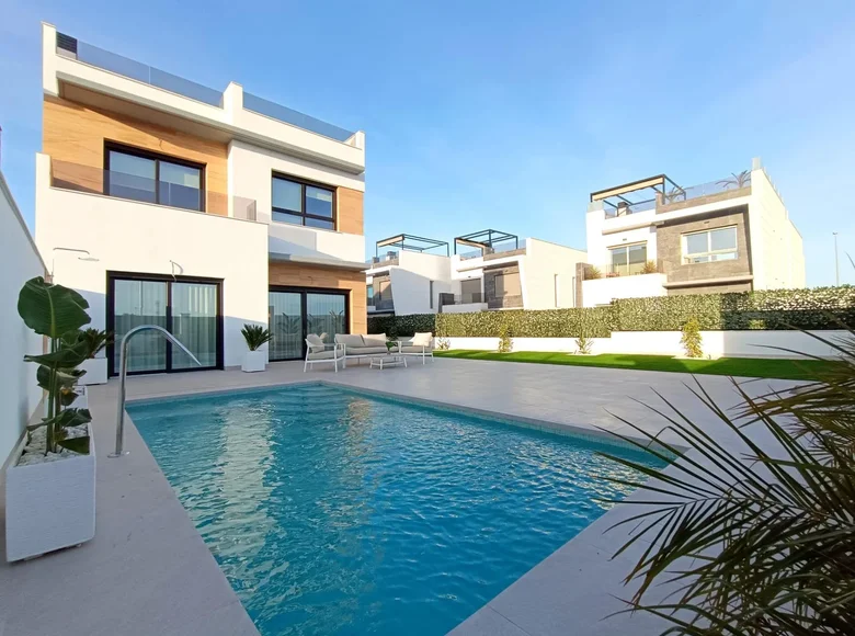 Villa de tres dormitorios 138 m² Benijófar, España