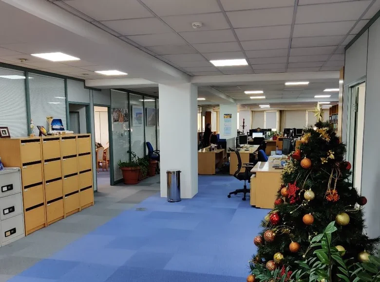 Büro 3 251 m² in Limassol, Cyprus