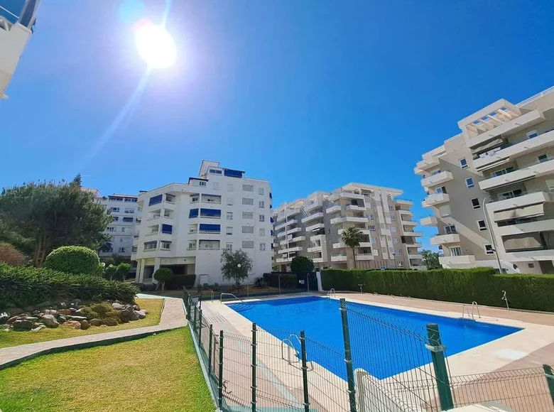 Mieszkanie 4 pokoi 109 m² Marbella, Hiszpania