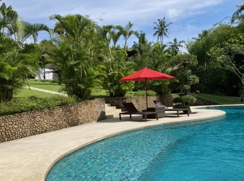 Villa de tres dormitorios 700 m² Gubug, Indonesia