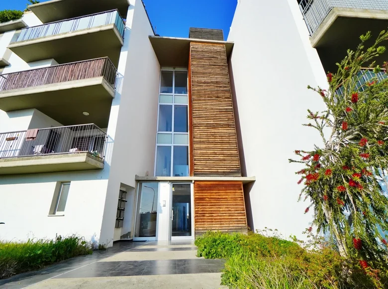 Mieszkanie 2 pokoi 91 m² Larnaka, Cypr