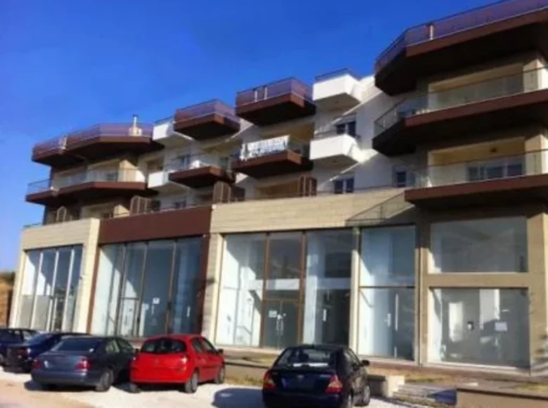 Commercial property 345 m² in Thessaloniki, Greece