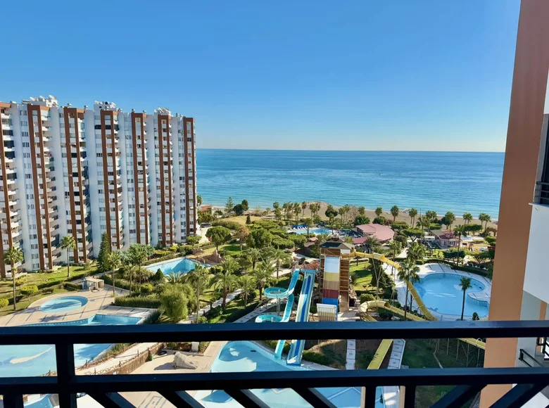 3 bedroom apartment 210 m² Mezitli, Turkey