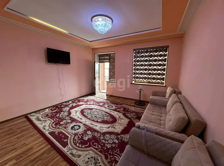 Kvartira 3 xonalar 74 m² Samarqandda